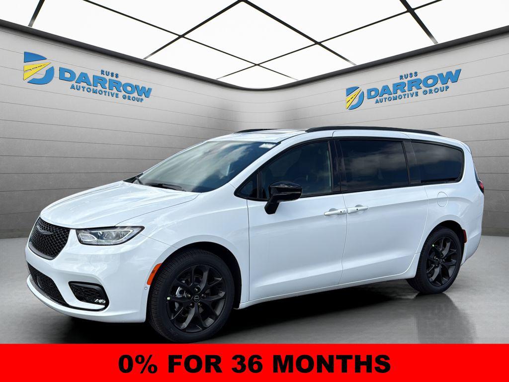 New 2026 Chrysler Pacifica Limited