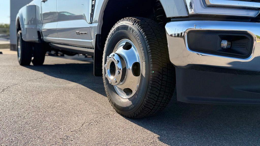 2026 FORD F-350 LARIAT SUPER DUTY 缩略图 2