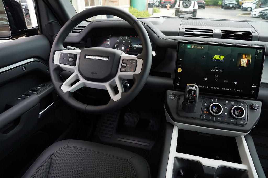 صورة مصغرة 14 لـ 2026 LAND Rover DEFENDER P400 X-DYNAMIC SE