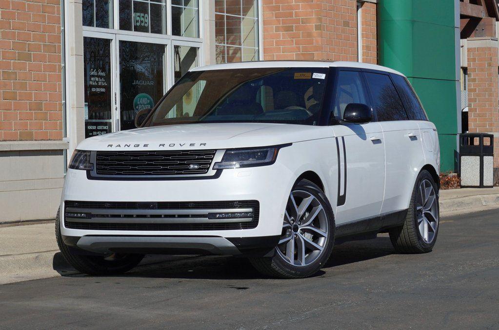 New 2026 Land Rover Range Rover P550e SE