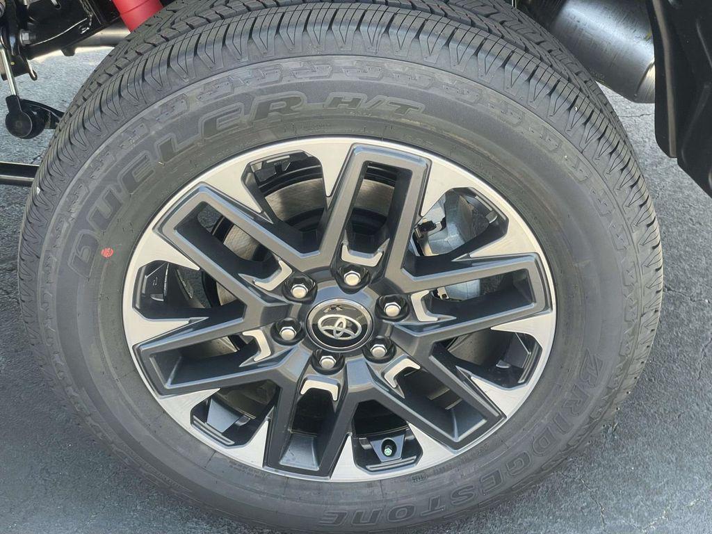 TOYOTA TUNDRA - 9