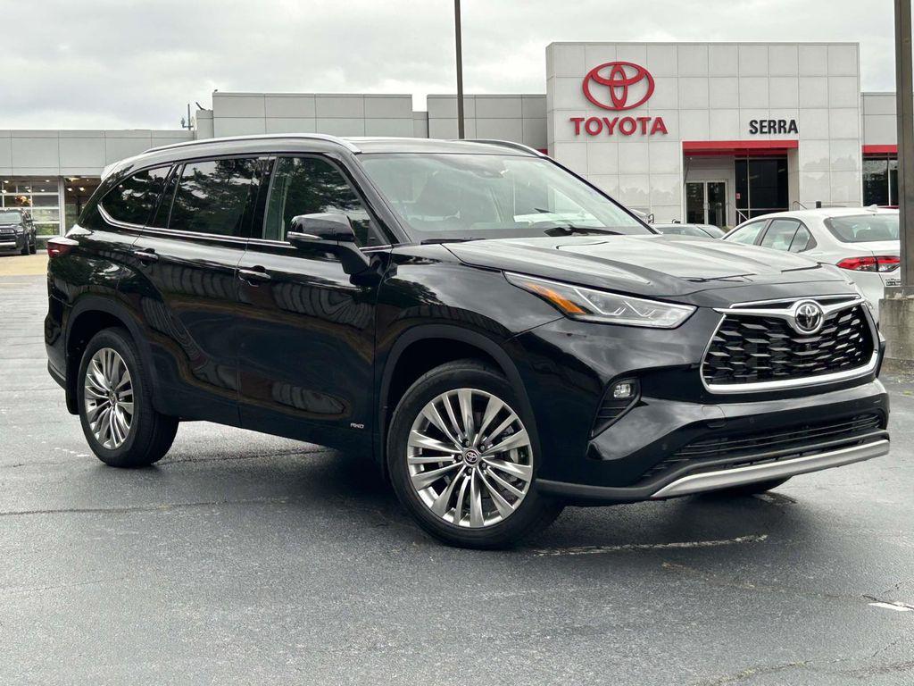 New 2026 Toyota Highlander Hybrid Platinum
