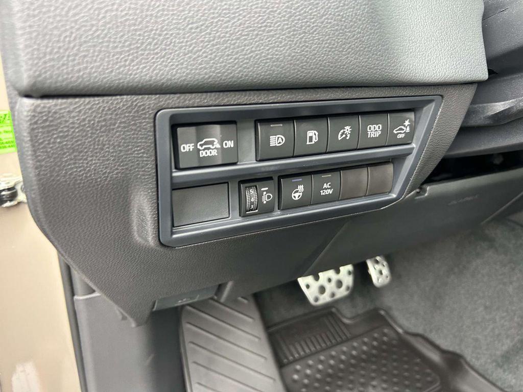 2026 Toyota SEQUOIA LIMITED — миниатюра 21