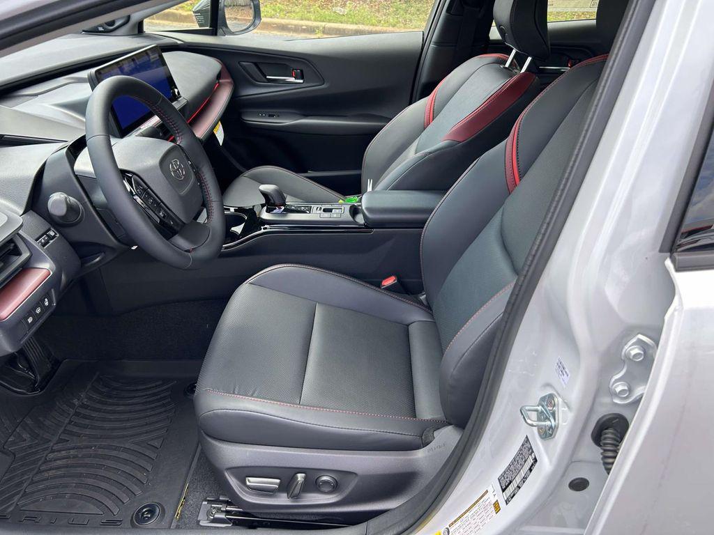 2026 TOYOTA PRIUS PLUG-IN HYBRID XSE PREMIUM — миниатюра 14