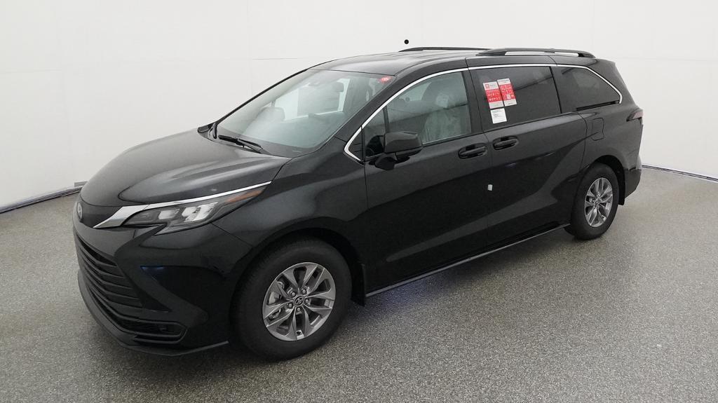 New 2026 Toyota Sienna LE