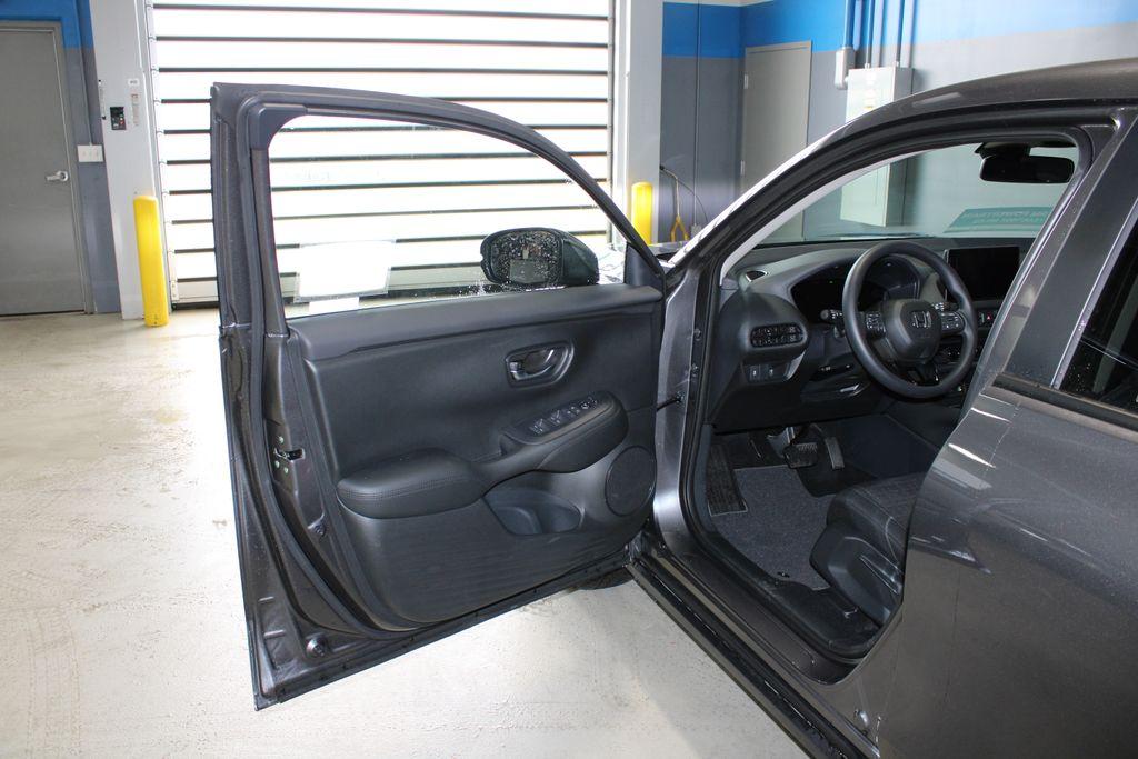 2027 Honda HR-V LX 照片 16