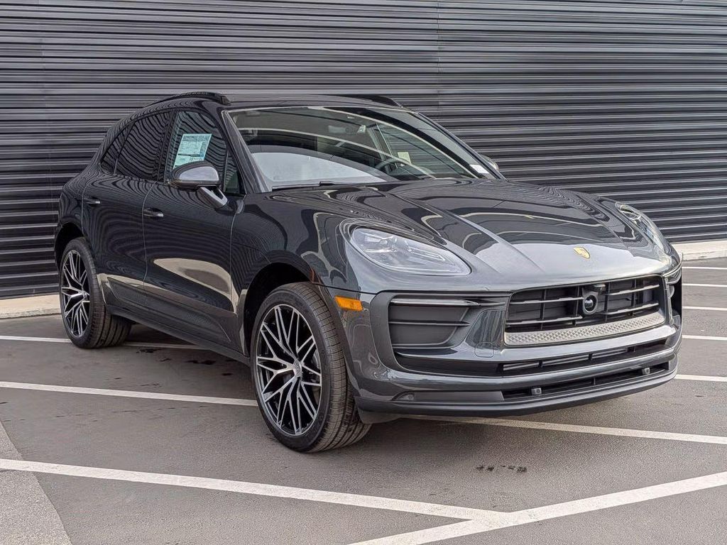 صورة 9 لـ 2026 Porsche MACAN