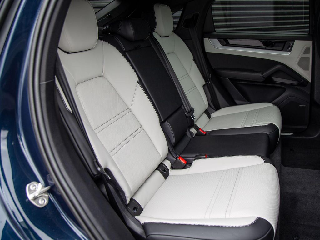 2026 Porsche CAYENNE S — миниатюра 25