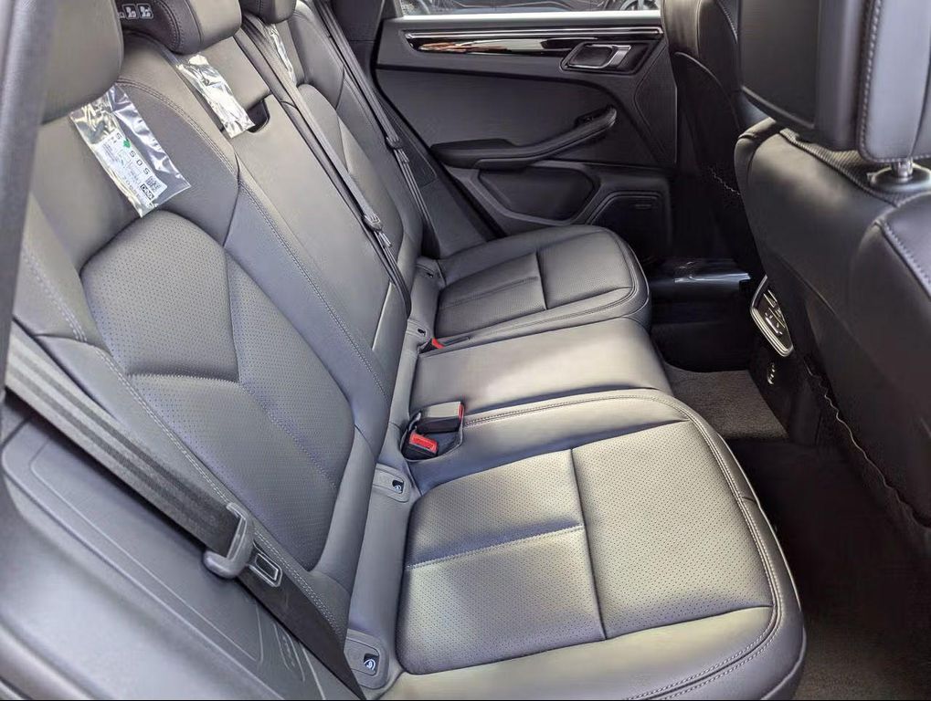 2026 Porsche MACAN — миниатюра 24