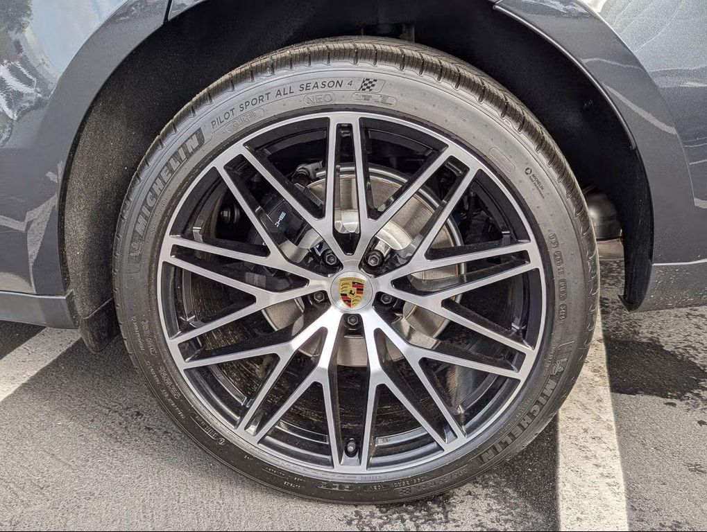 2026 Porsche MACAN — миниатюра 12
