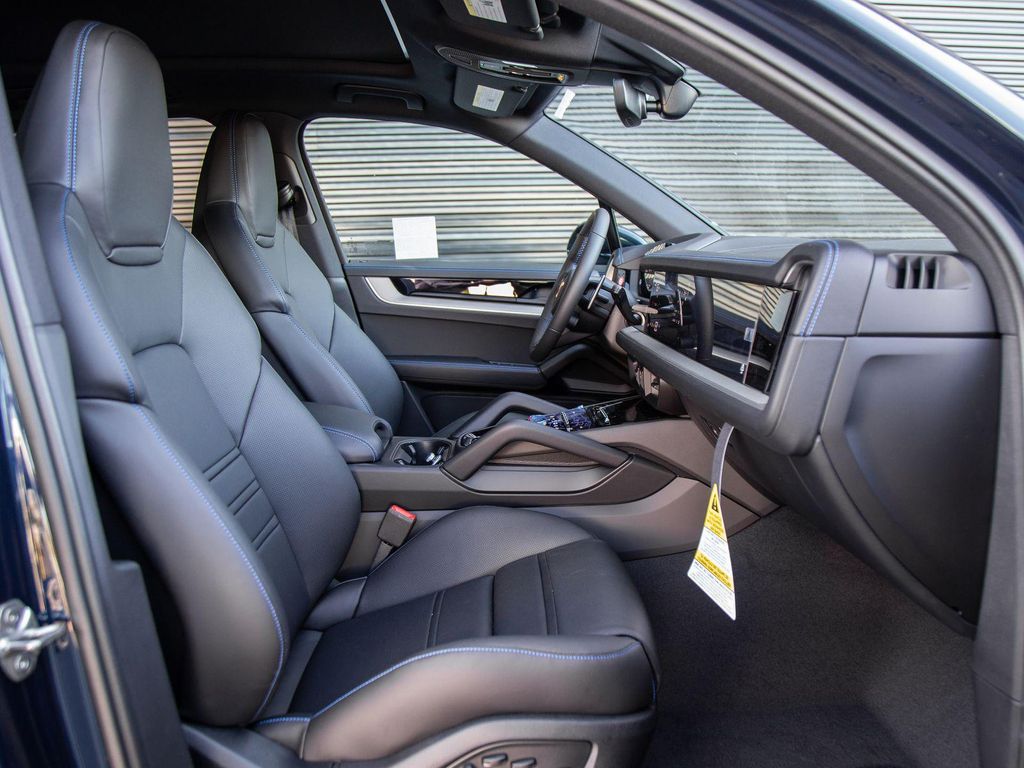 2026 Porsche CAYENNE — миниатюра 25