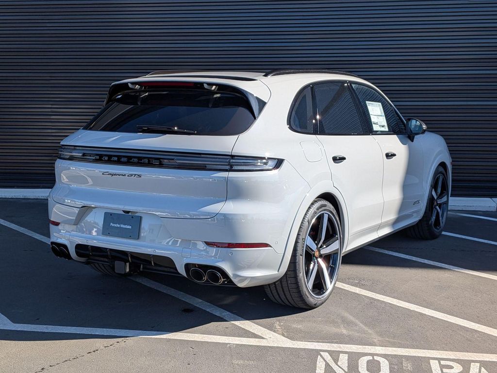 PORSCHE CAYENNE GTS - 7