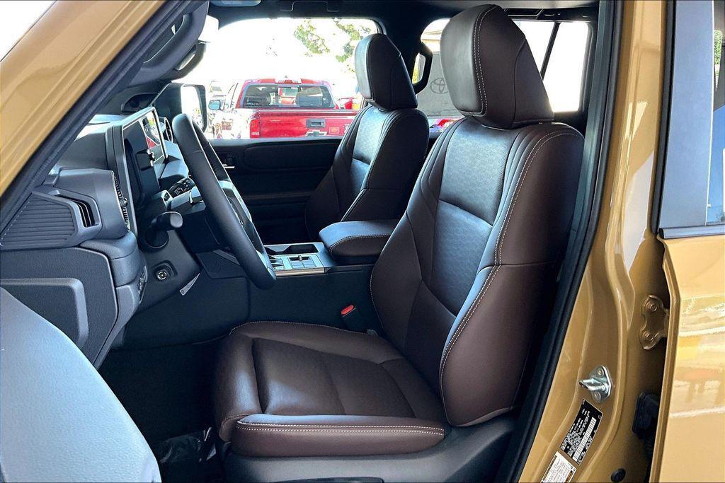 TOYOTA LAND CRUISER - 9