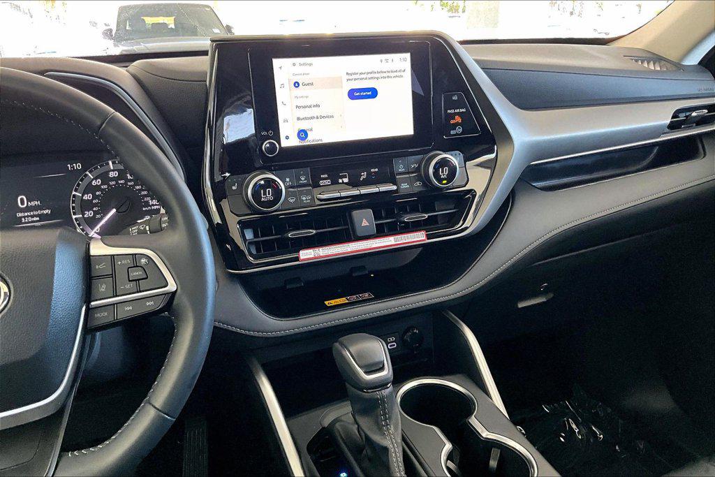 2026 Toyota HIGHLANDER XLE photo 9