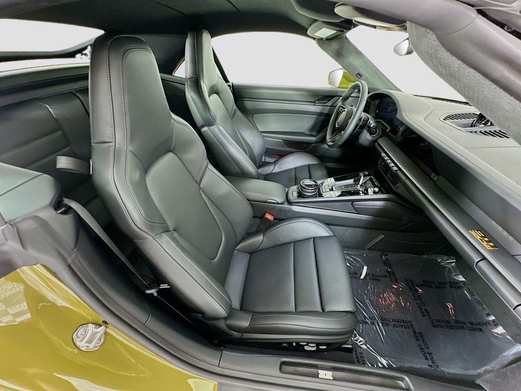 صورة مصغرة 28 لـ 2026 Porsche 911 CARRERA GTS