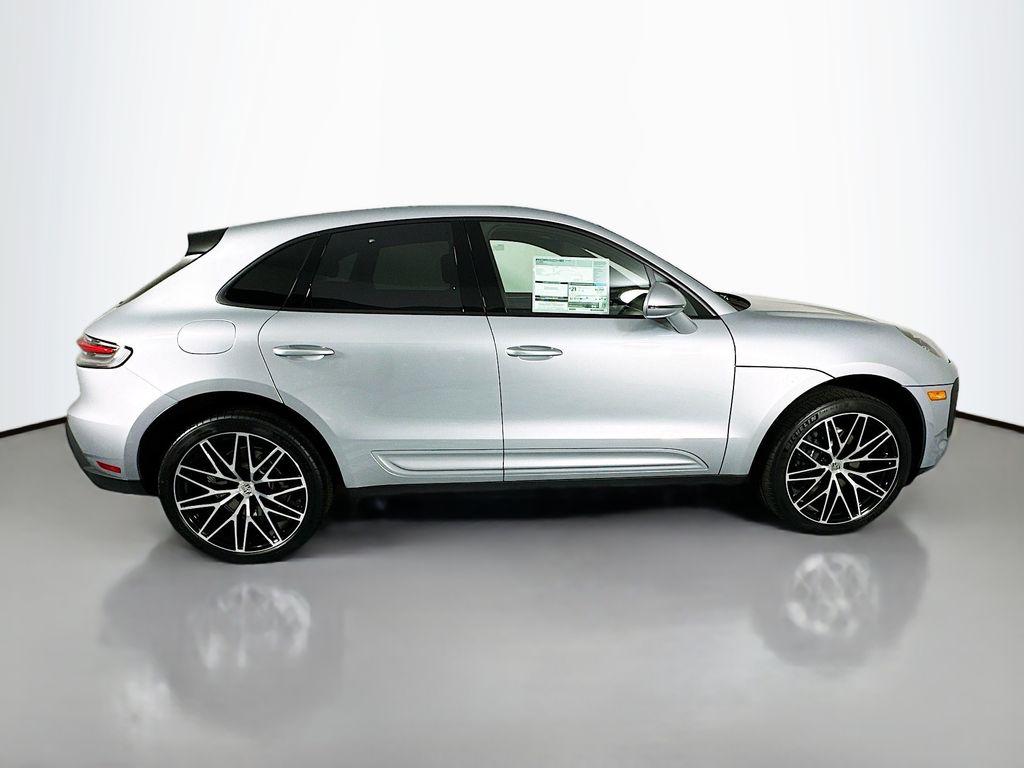 صورة 8 لـ 2026 Porsche MACAN