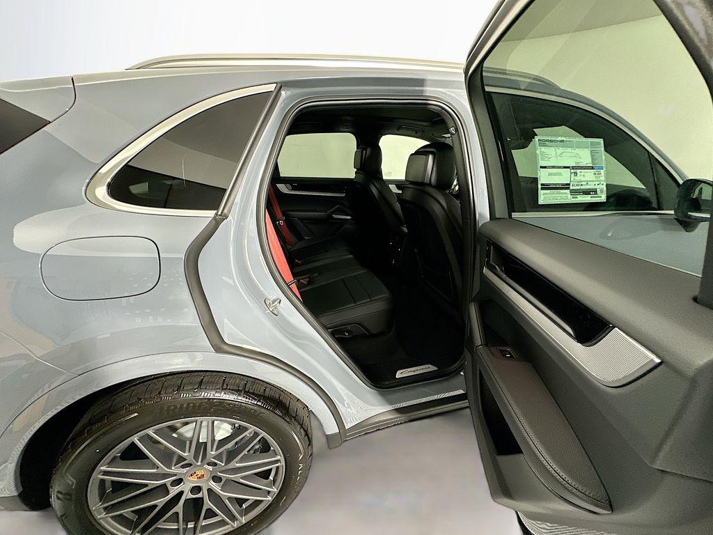 صورة مصغرة 30 لـ 2026 Porsche CAYENNE