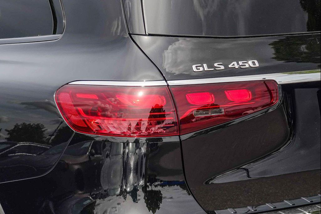 MERCEDES-BENZ GLS - 7