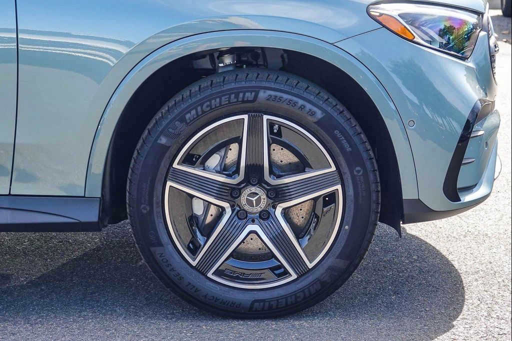 MERCEDES-BENZ GLC - 10