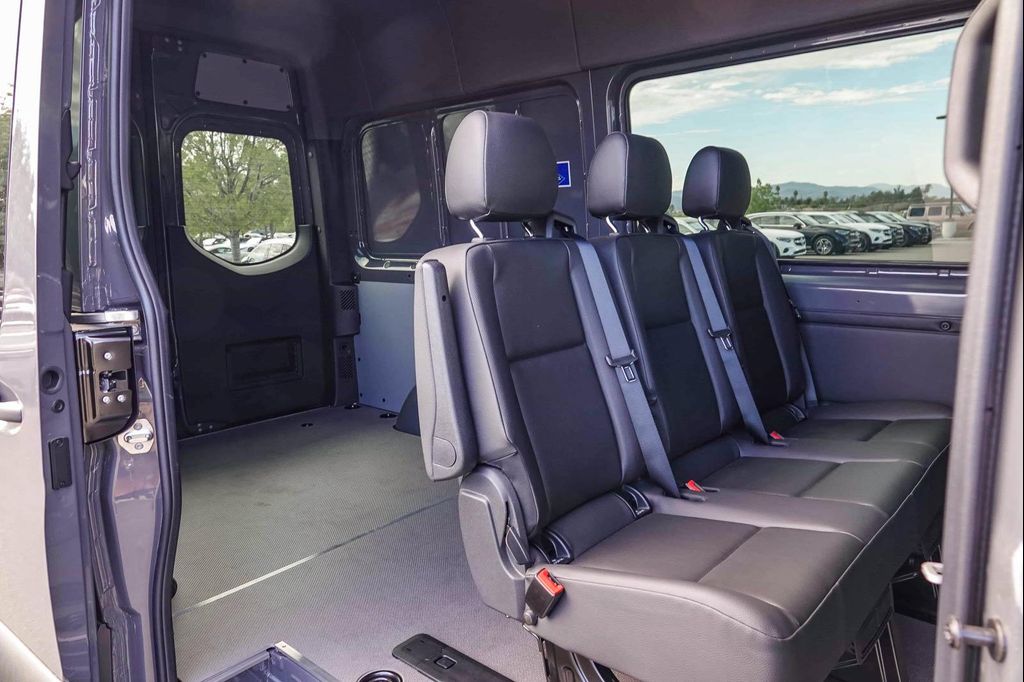 صورة مصغرة 15 لـ 2025 Mercedes-BENZ OTHERS
