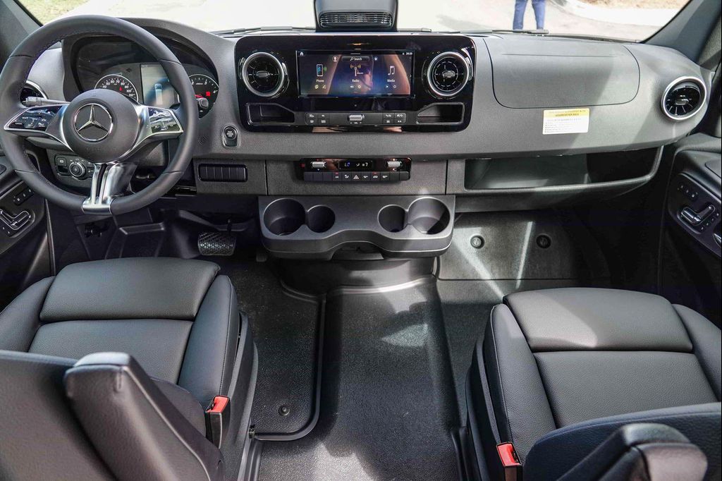2025 Mercedes-BENZ OTHERS — миниатюра 11