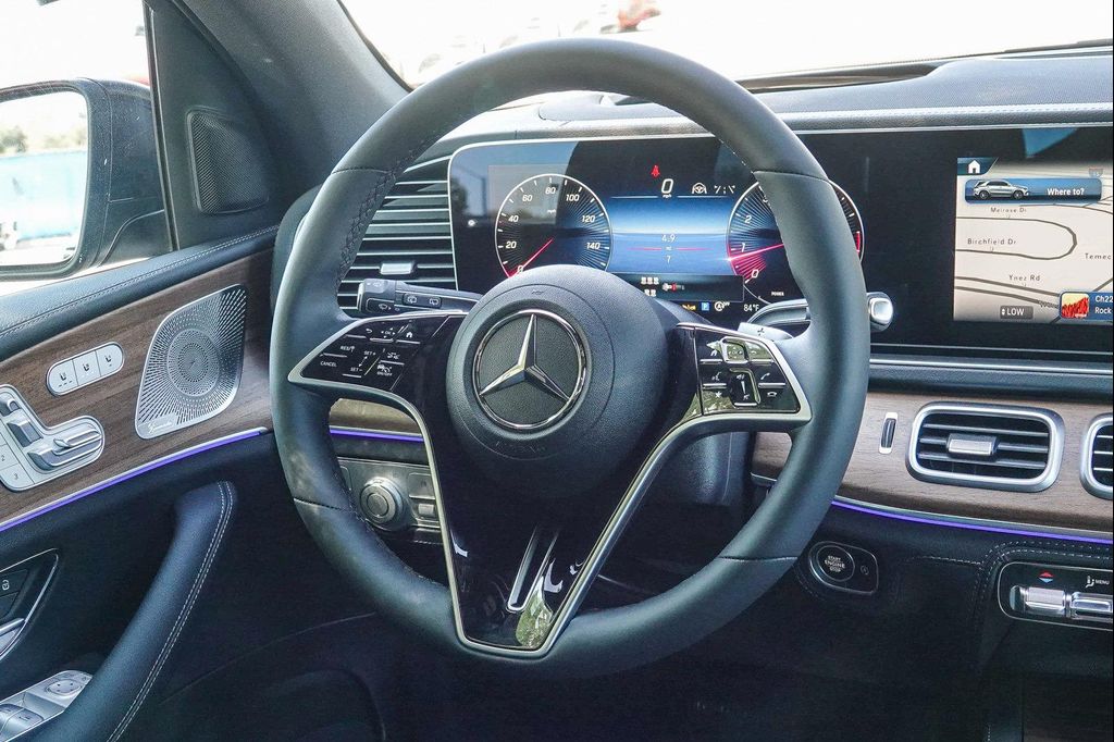 2026 Mercedes-BENZ GLE — миниатюра 14