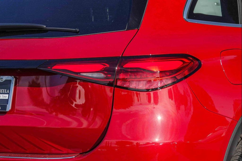 MERCEDES-BENZ GLC - 7