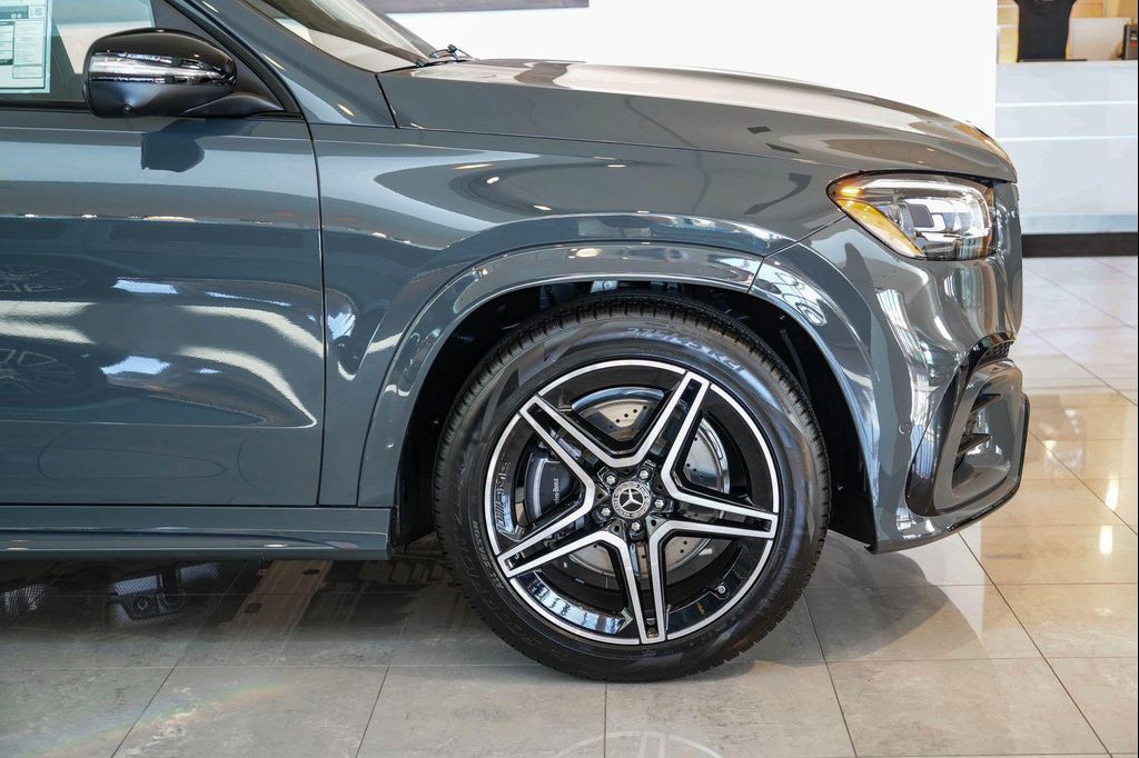 MERCEDES-BENZ GLS - 9