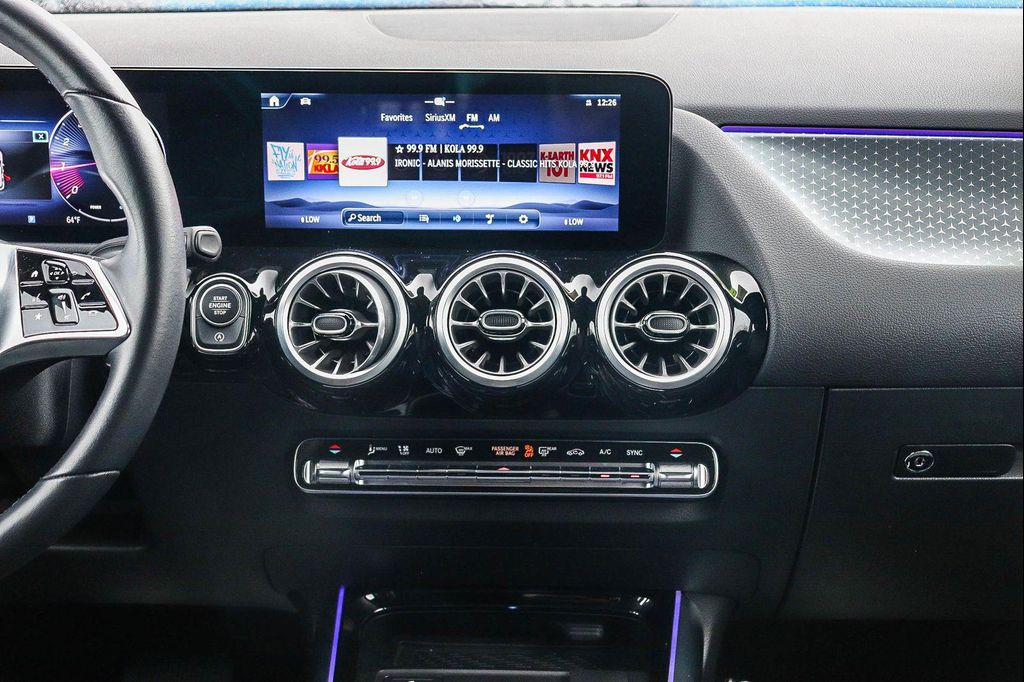 2025 Mercedes-BENZ GLA — миниатюра 15