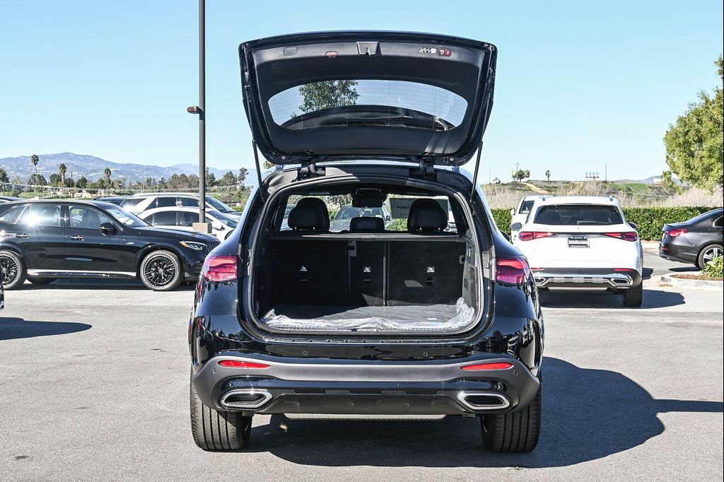 MERCEDES-BENZ GLC - 8