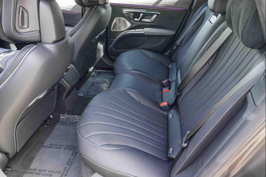 2026 Mercedes-BENZ EQS — миниатюра 17