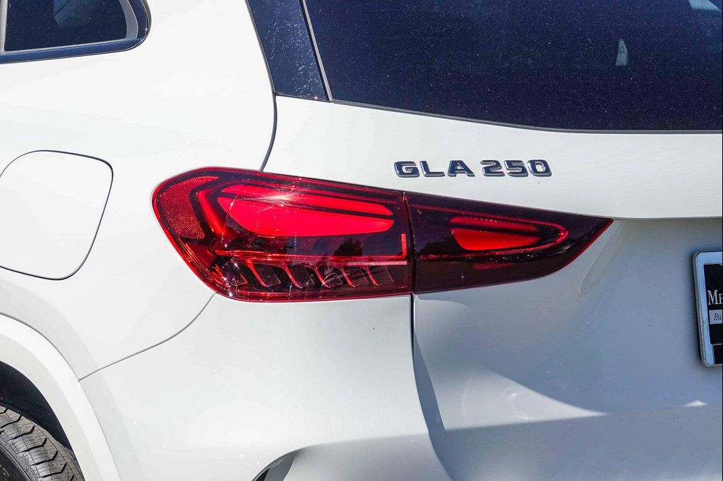 MERCEDES-BENZ GLA-CLASS - 8