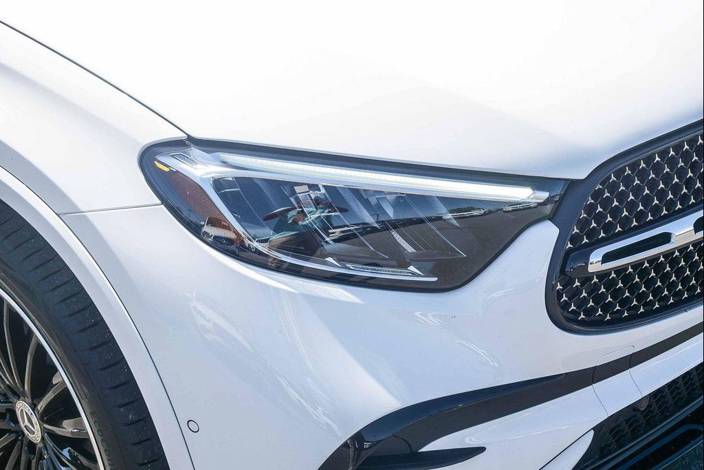 MERCEDES-BENZ GLC - 10