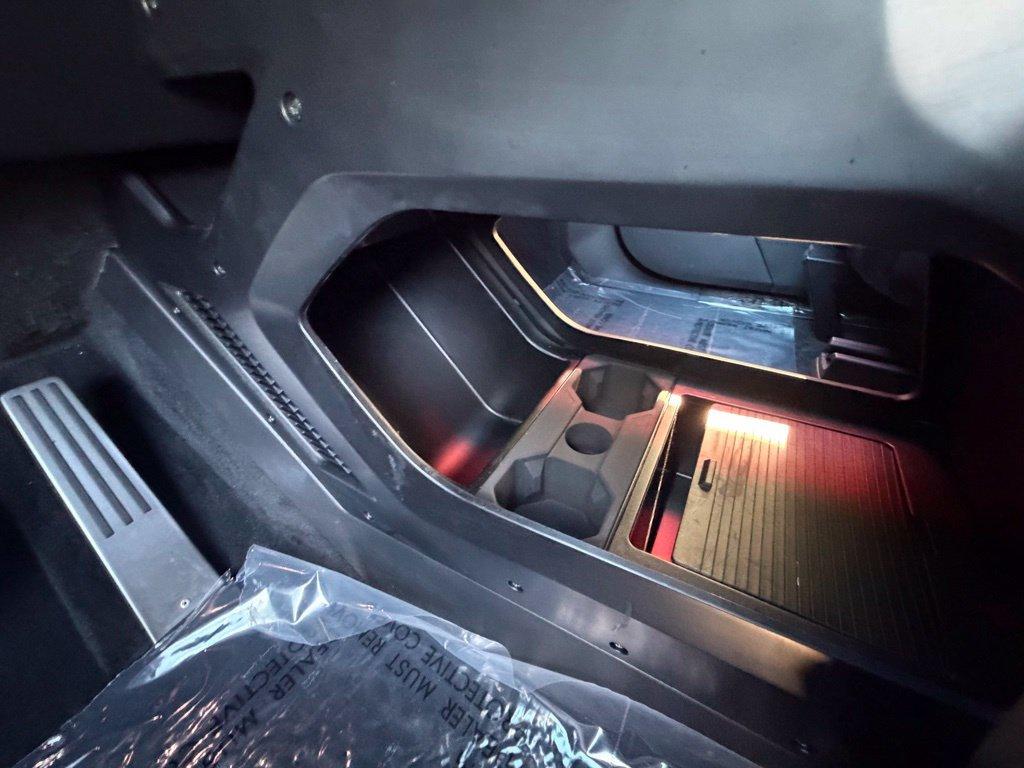 صورة مصغرة 13 لـ 2024 Tesla CYBERTRUCK BASE