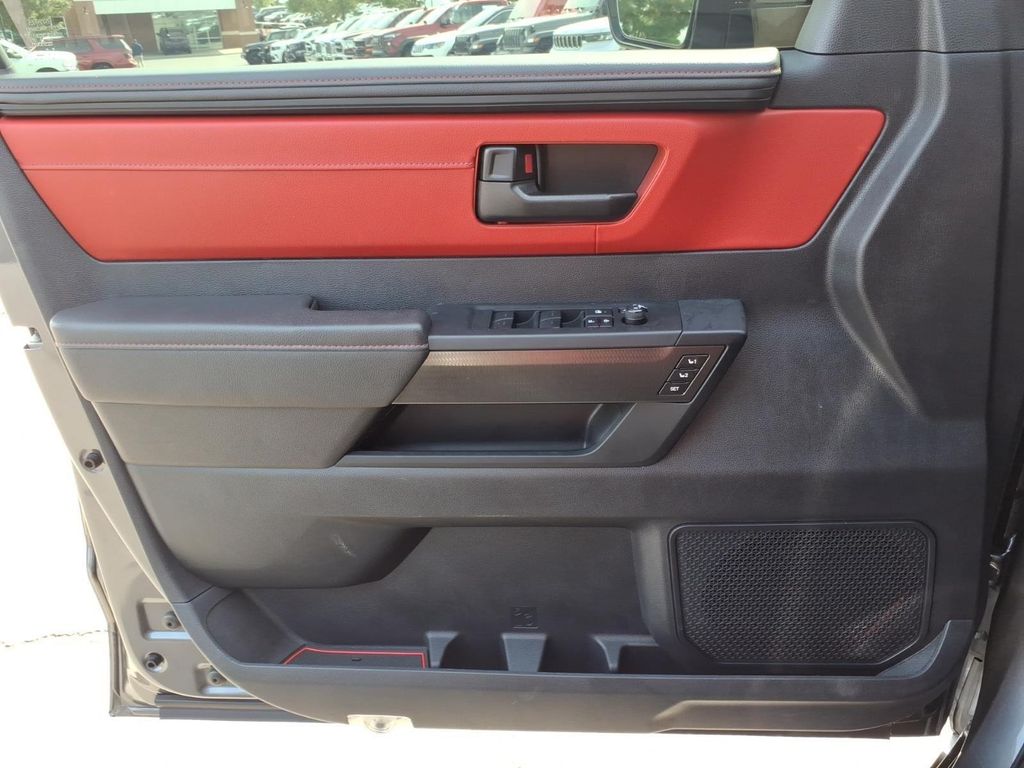 صورة مصغرة 30 لـ 2023 Toyota TUNDRA HYBRID TRD PRO