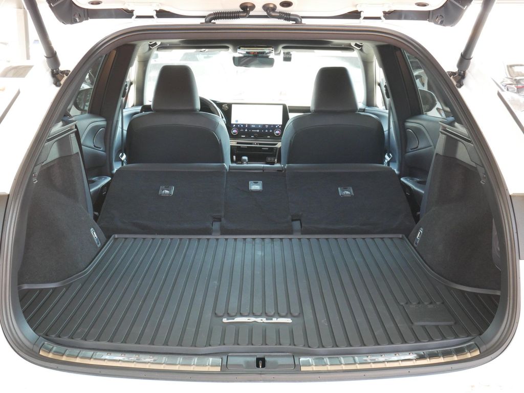 صورة مصغرة 31 لـ 2025 Lexus RX 350H PREMIUM