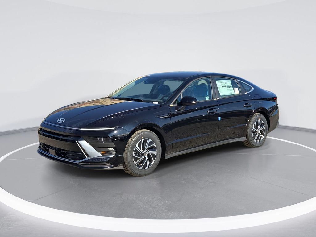 New 2026 Hyundai SONATA Hybrid Base