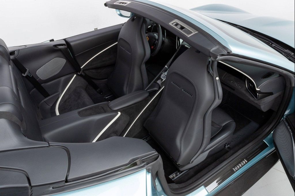 2024 Ferrari ROMA SPIDER CONVERTIBLE 缩略图 40