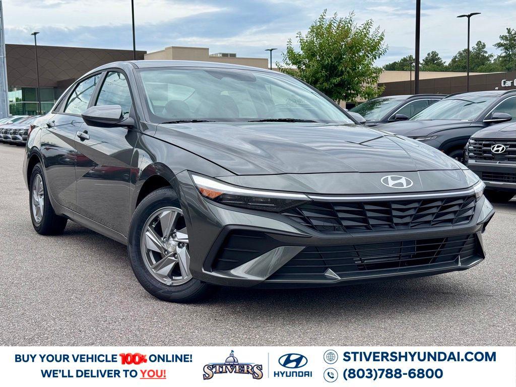 New 2026 Hyundai ELANTRA SE