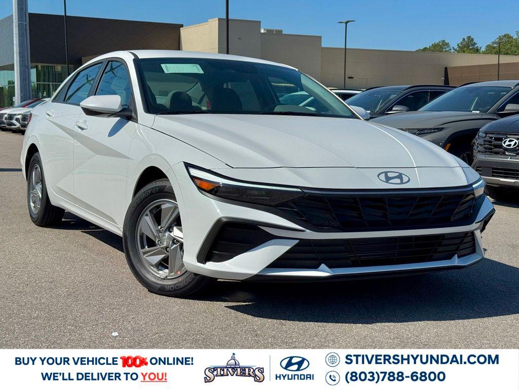 New 2026 Hyundai ELANTRA SE