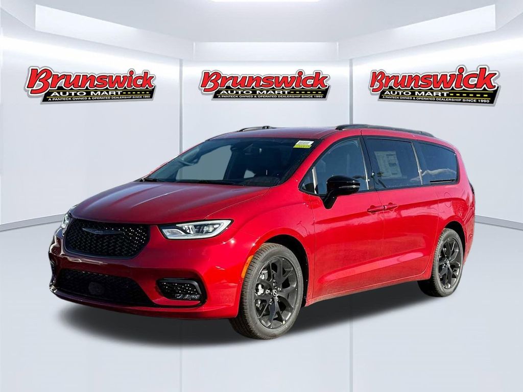 New 2026 Chrysler Pacifica L