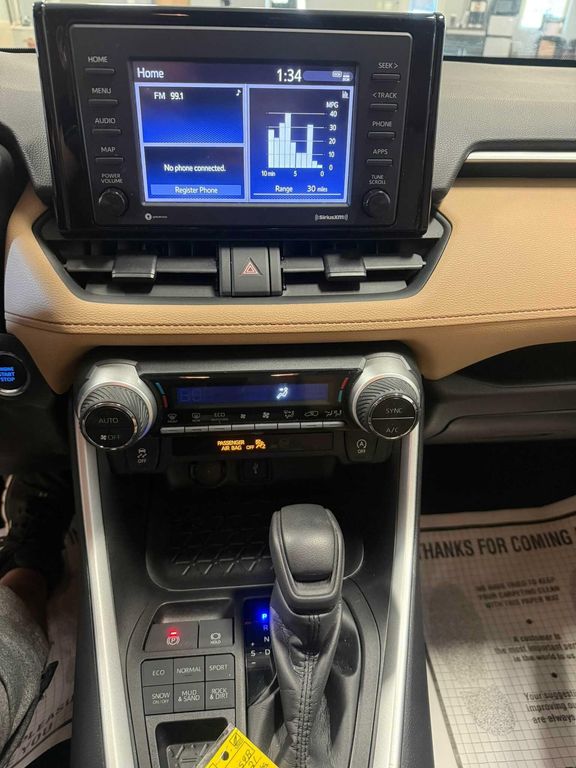صورة مصغرة 36 لـ 2021 Toyota RAV4 XLE