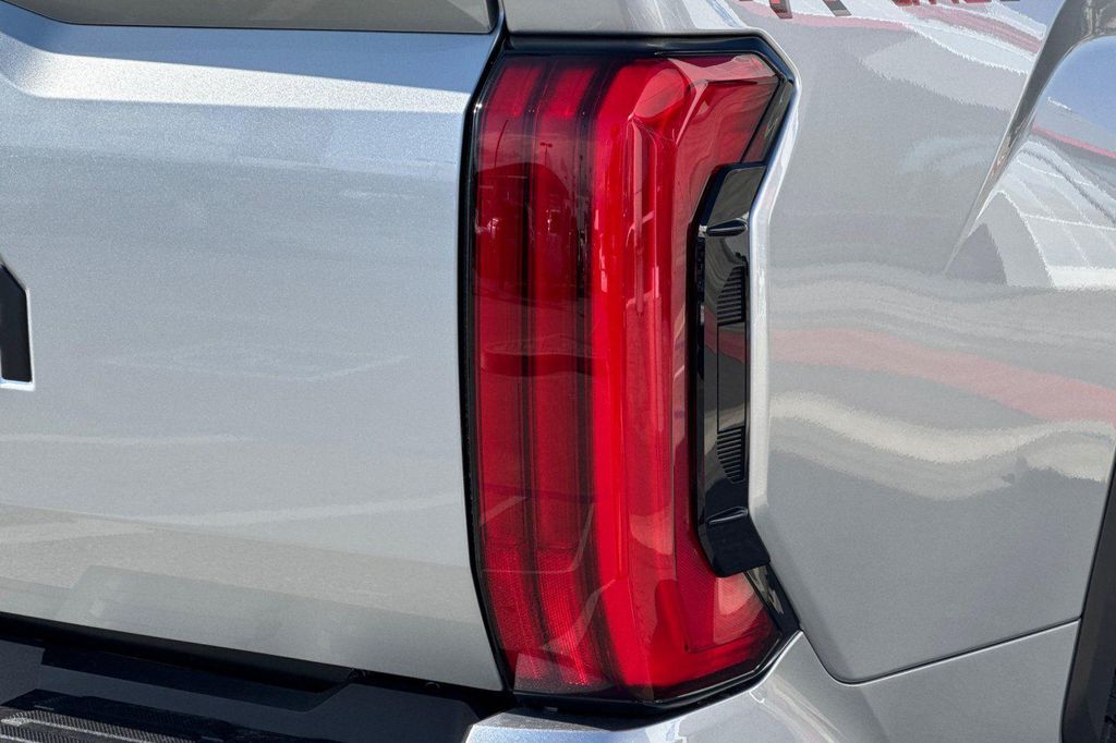 صورة 31 لـ 2026 Toyota TUNDRA SR5