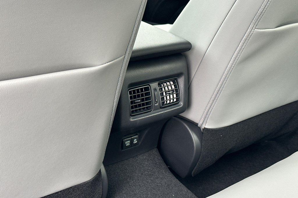 صورة مصغرة 14 لـ 2026 Toyota CAMRY SE
