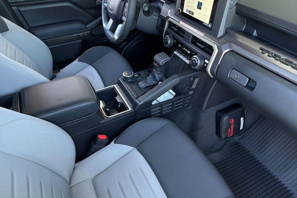 صورة 16 لـ 2026 Toyota TACOMA TRD SPORT