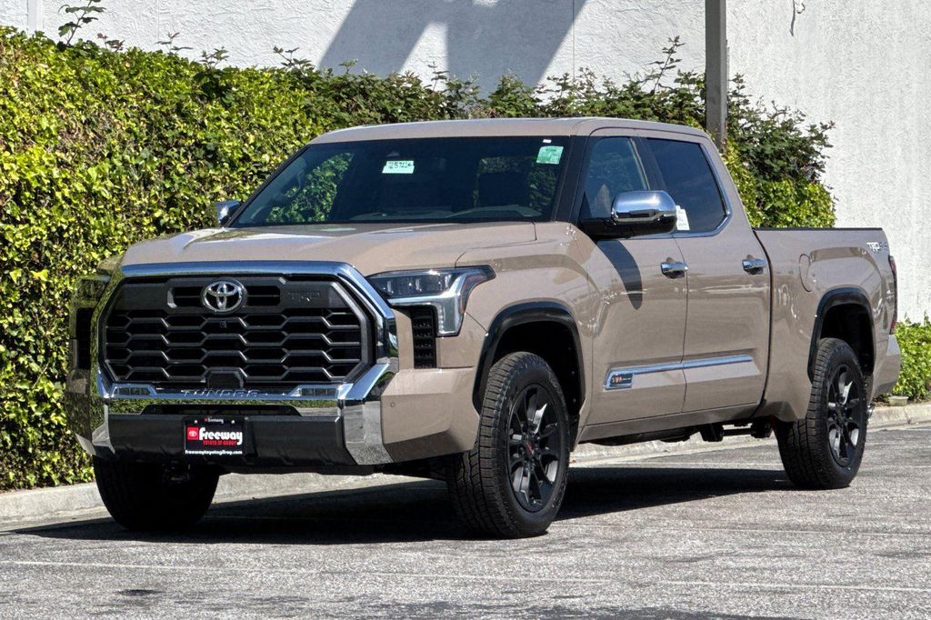 TOYOTA TUNDRA - 8