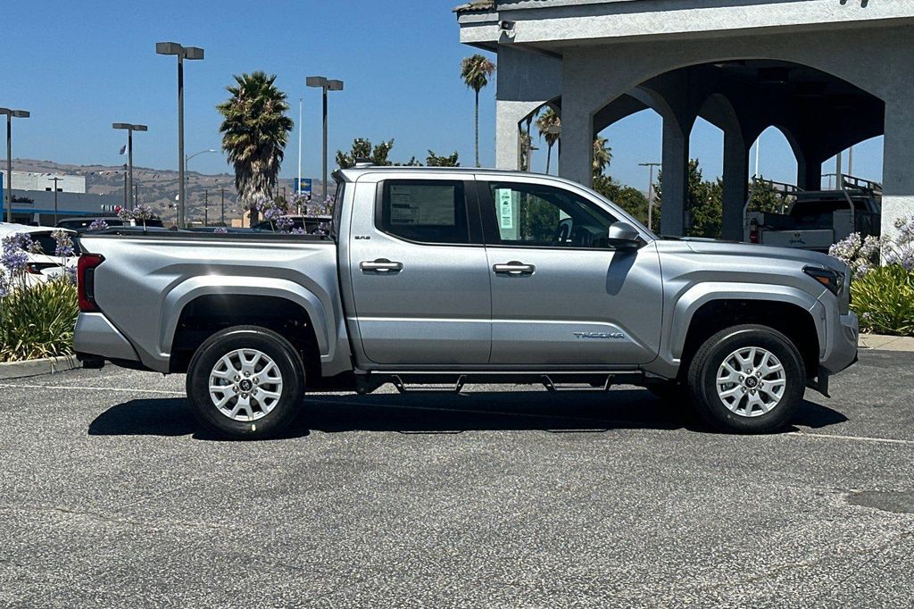 صورة 3 لـ 2026 Toyota TACOMA SR5