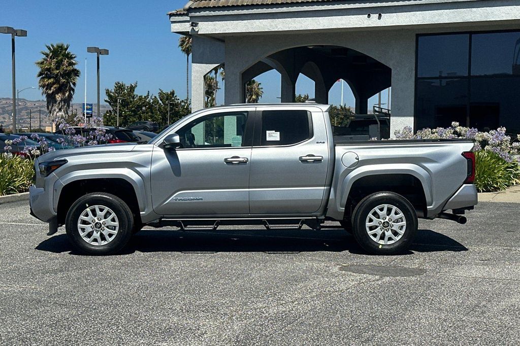 صورة 7 لـ 2026 Toyota TACOMA SR5
