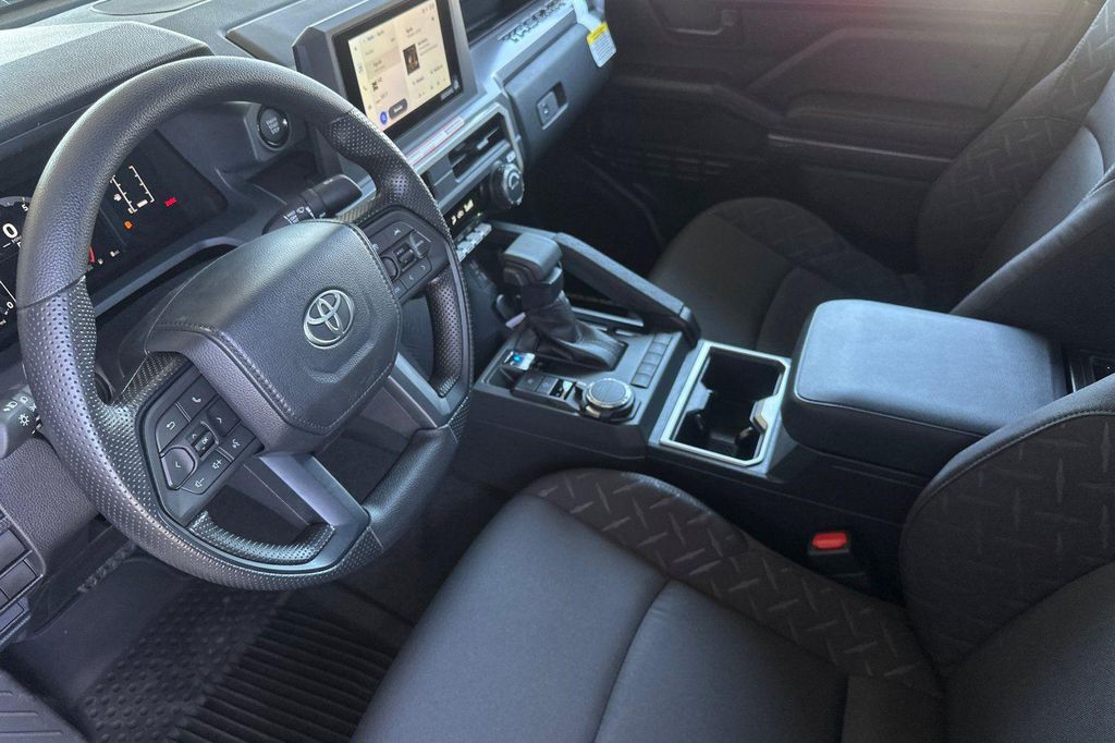 صورة 10 لـ 2026 Toyota TACOMA SR5