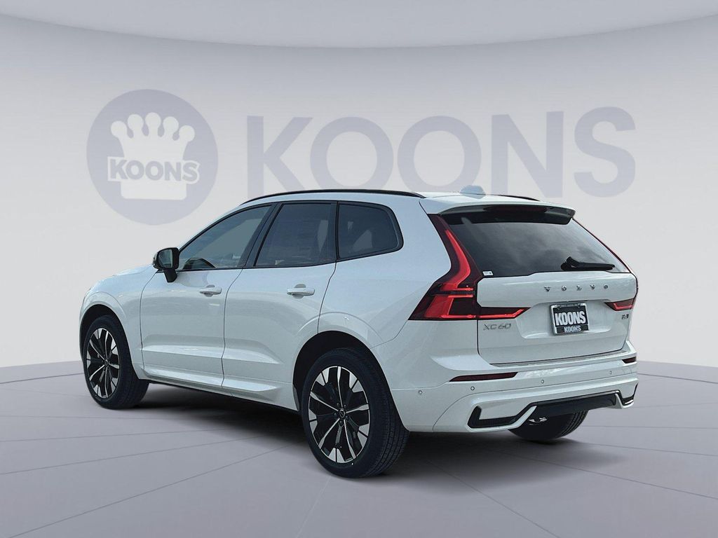 2026 Volvo XC60 B5 PLUS — фото 3